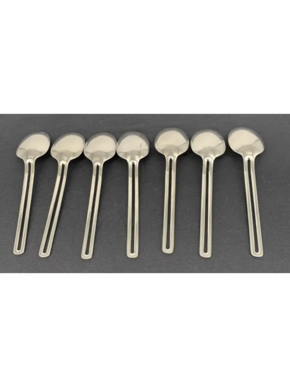 Towle Nordic Oval Soup Spoons 18/10 Stainless Steel Flatware 7 1/2